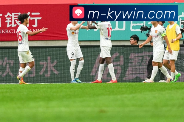小于 · 三亚